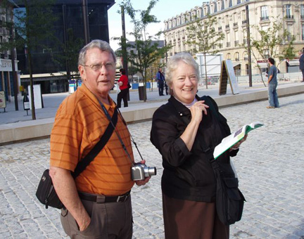 Bob & Julia in Paris